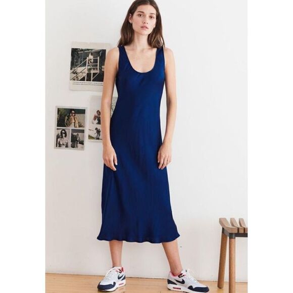 New. VELVET navel blue scoop neck midi dress. - Picture 1 of 10